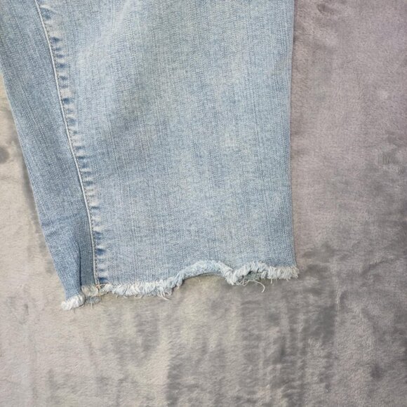 Torrid Women's 26 Denim Blue Distressing Vintage Raw Hem Crop Boyfriend Jeans - Picture 5 of 10